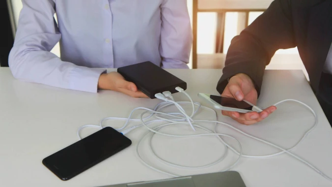 Τυπωμένα διαφημιστικά powerbanks με το λογότυπο της εταιρείας ως μια σύγχρονη προωθητική λύση